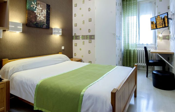 Imagen de la habitación del Hotel Cazes-arazat. Foto 13