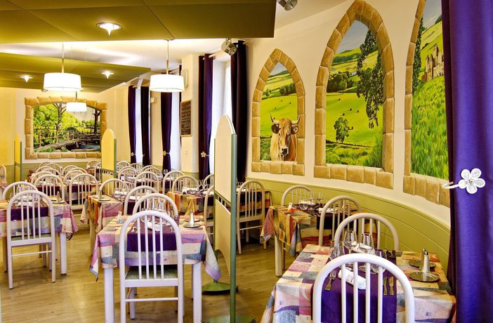 Imagen del bar/restaurante del Hotel Cazes-arazat. Foto 5