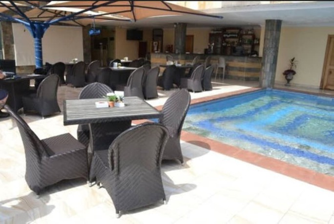 Imagen de la piscina del Hotel Cbd. Foto 17