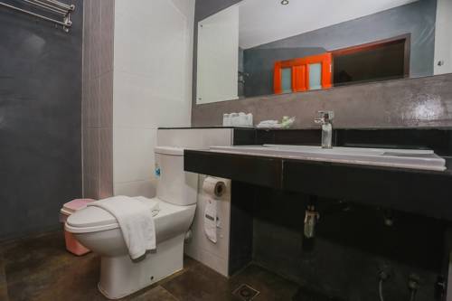 Imagen de la habitación del Hotel Cbd Suratthani. Foto 5