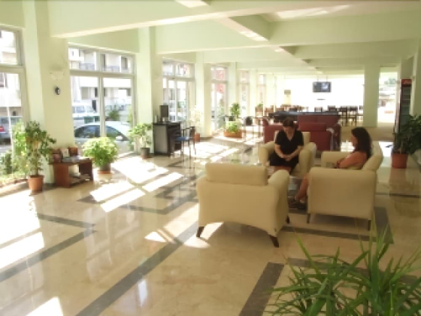 Imagen de los interiores del Hotel &Ccedil;esme Sirin Villa Otel. Foto 16