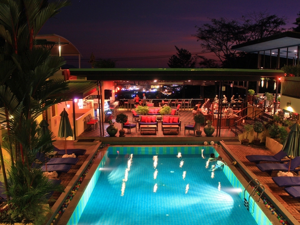Imagen de la piscina del Hotel Cc's Hideaway. Foto 16