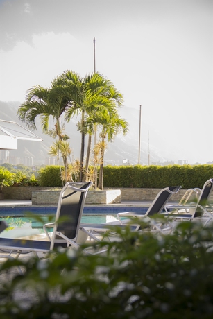 Imagen de la piscina del Hotel Cct. Foto 14