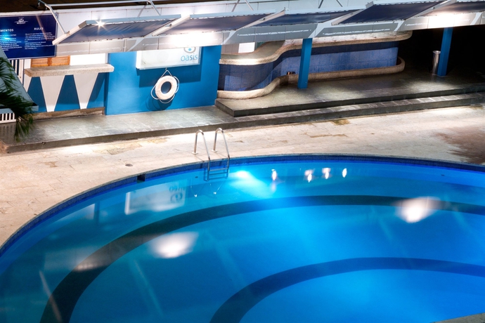 Imagen de la piscina del Hotel Cct. Foto 15