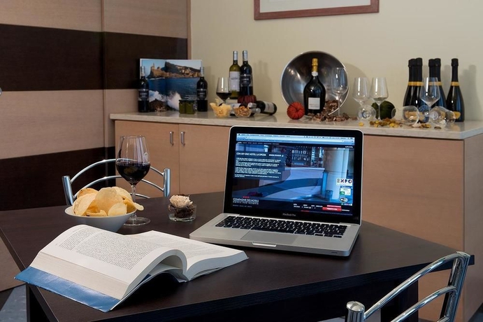 Imagen del bar/restaurante del Hotel Cdh La Spezia. Foto 2