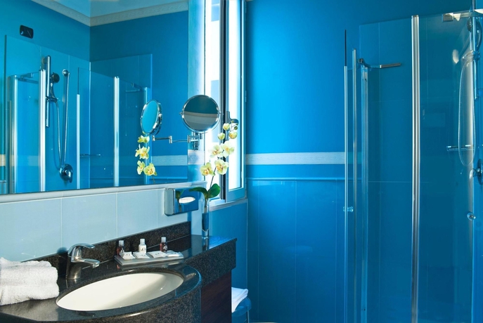 Imagen de la habitación del Hotel Cdh La Spezia. Foto 5