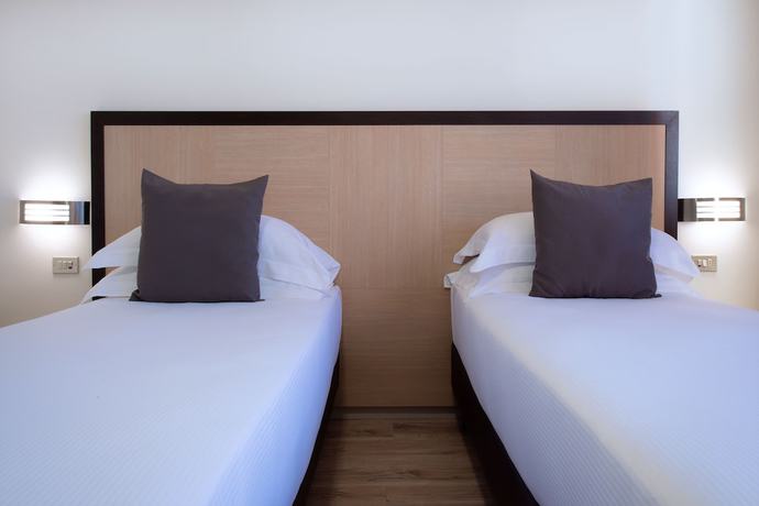 Imagen de la habitación del Hotel Cdh Modena. Foto 9