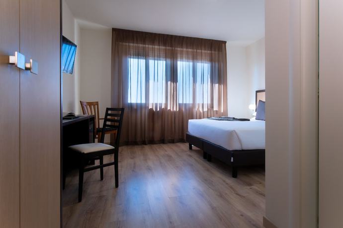 Imagen de la habitación del Hotel Cdh Modena. Foto 11