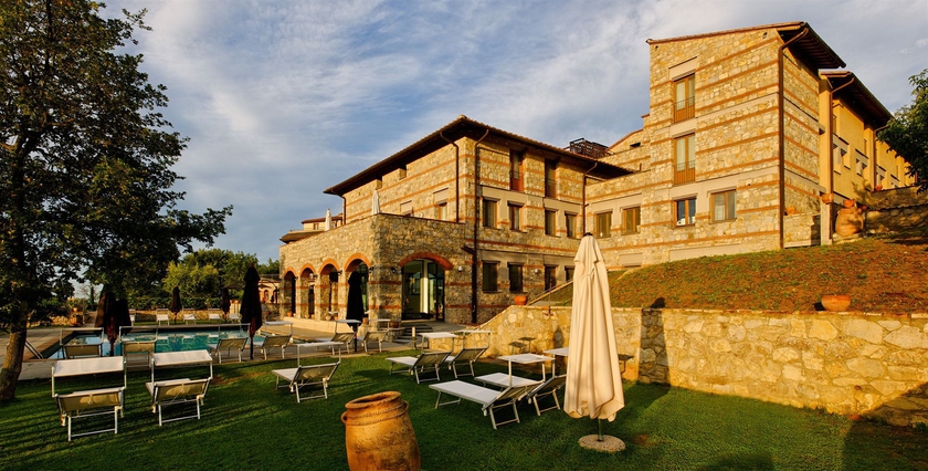 Imagen de los exteriores del Hotel Cdh Radda. Foto 10