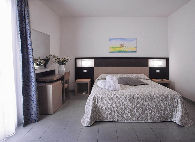 Imagen de la habitación del Hotel Cdshotels Riva Marina Resort. Foto 8