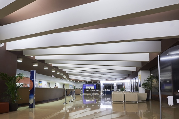 Imagen de los interiores del Hotel Cdshotels Riva Marina Resort. Foto 17