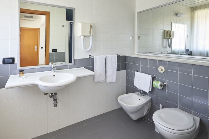 Imagen de la habitación del Hotel Cdshotels Terrasini - Città Del Mare. Foto 9