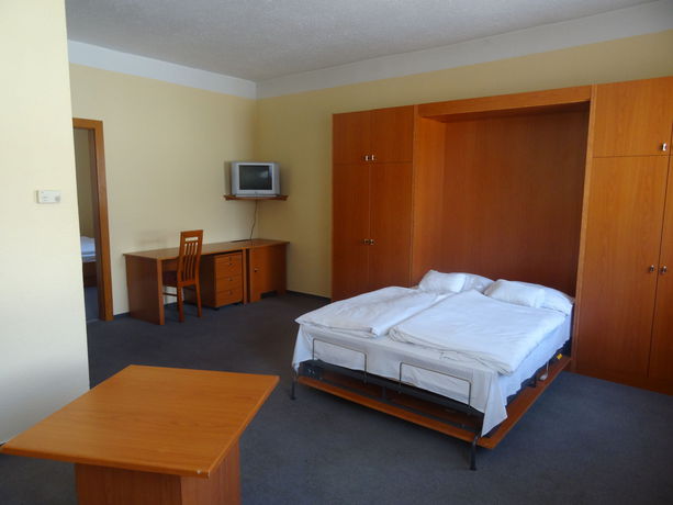 Imagen de la habitación del Hotel Ce Bestline. Foto 8