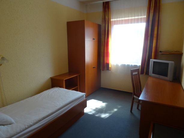 Imagen de los interiores del Hotel Ce Bestline. Foto 15