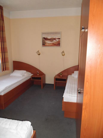 Imagen de la habitación del Hotel Ce Bestline. Foto 10
