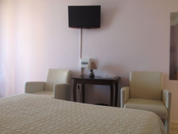 Imagen de los interiores del Hotel C&eacute;line. Foto 8