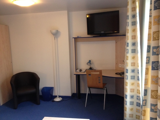 Imagen de la habitación del Hotel C&eacute;sar, Charleville Mezieres. Foto 3