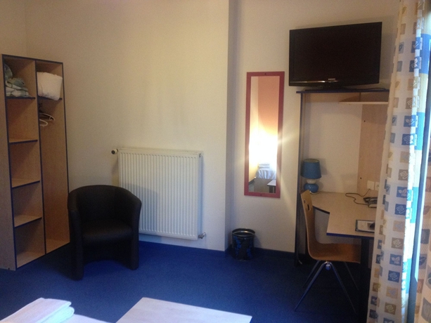 Imagen de la habitación del Hotel C&eacute;sar, Charleville Mezieres. Foto 5