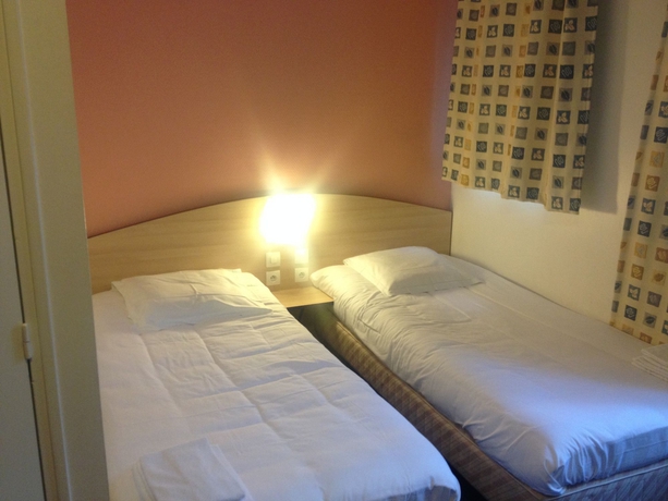 Imagen de la habitación del Hotel C&eacute;sar, Charleville Mezieres. Foto 8
