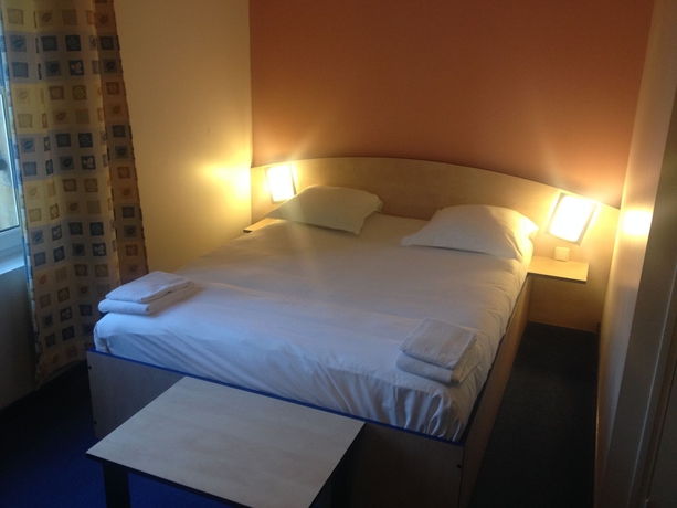 Imagen de la habitación del Hotel C&eacute;sar, Charleville Mezieres. Foto 13