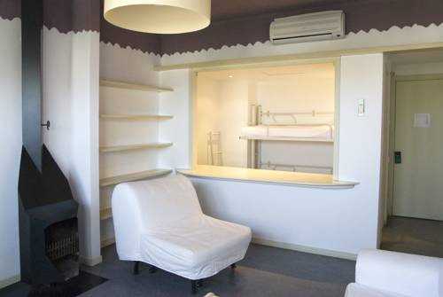 Imagen de la habitación del Hotel César, Vilanova i la Geltrú. Foto 7