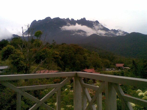 Imagen del bar/restaurante del Hotel Ceaser's Place. Foto 3