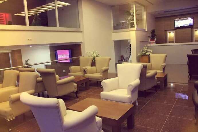 Imagen general del Hotel Cebeciler Otel. Foto 6