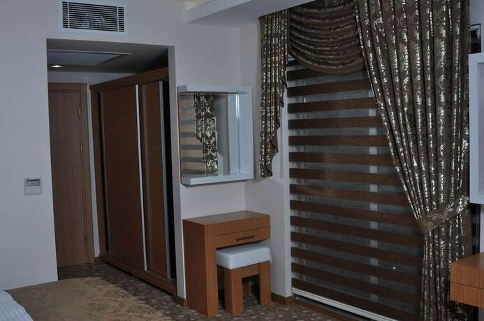 Imagen general del Hotel Cebeciler Otel. Foto 9