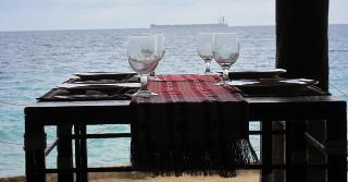 Imagen del bar/restaurante del Hotel Cebu Club Fort Med Resort. Foto 1