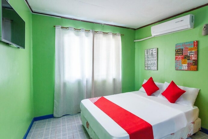 Imagen de la habitación del Hotel Cebu Golf Course. Foto 18