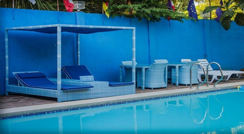 Imagen de la piscina del Hotel Cebu Golf Course. Foto 35