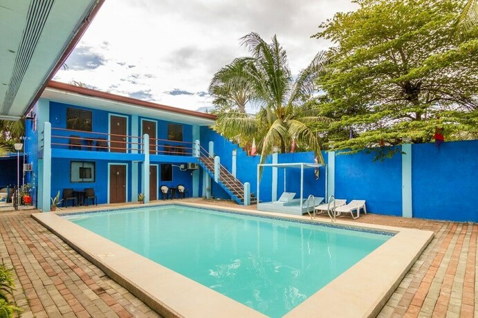 Imagen de la piscina del Hotel Cebu Golf Course. Foto 36