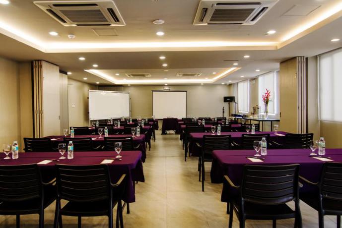 Imagen de los interiores del Hotel Cebu Plus. Foto 17