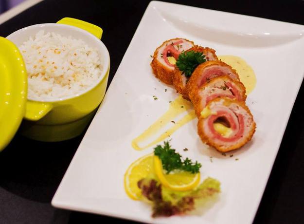 Imagen del bar/restaurante del Hotel Cebu Plus. Foto 3