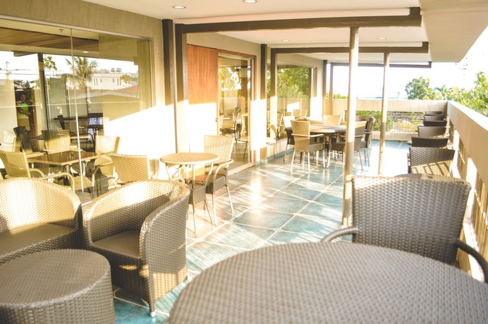 Imagen del bar/restaurante del Hotel Cebu R Mabolo. Foto 11