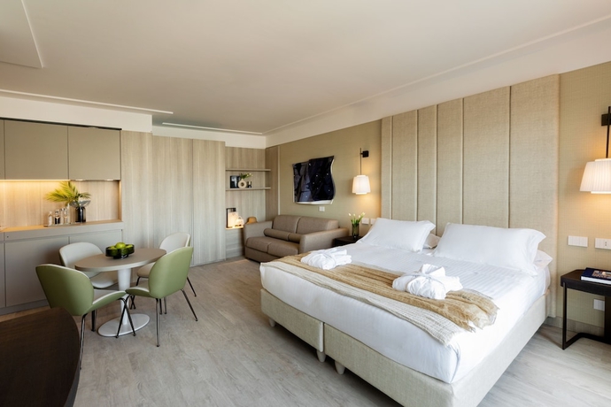 Imagen de la habitación del Hotel Ceccarini 9. Foto 8
