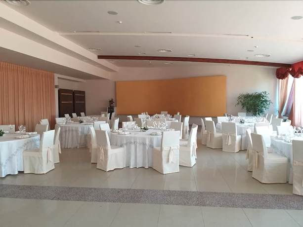 Imagen del bar/restaurante del Hotel Cecere. Foto 2