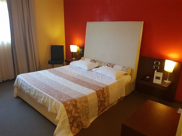 Imagen de la habitación del Hotel Cecere. Foto 10