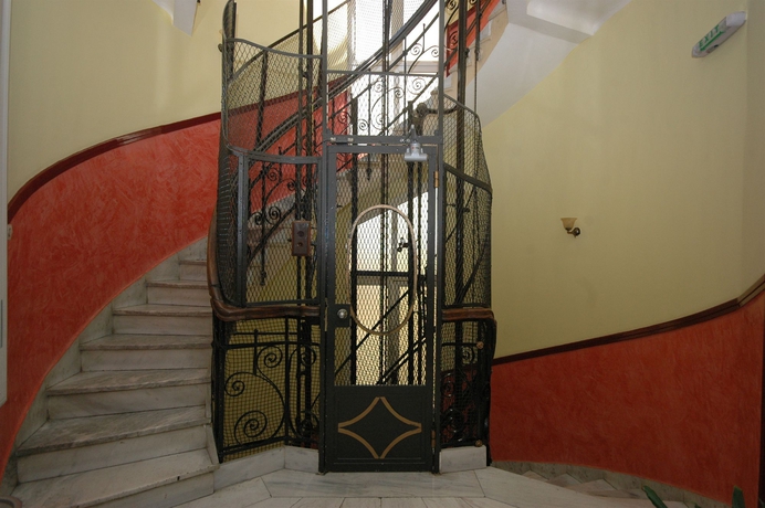 Imagen de los interiores del Hotel Cecil, Atenas. Foto 5