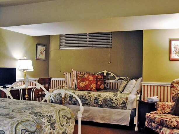 Imagen de la habitación del Hotel Cecil Bacon Manor. Foto 12