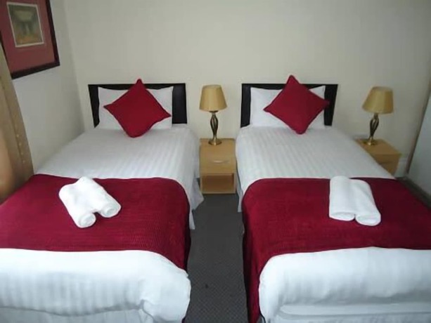 Imagen de la habitación del Hotel Cecil Court. Foto 8