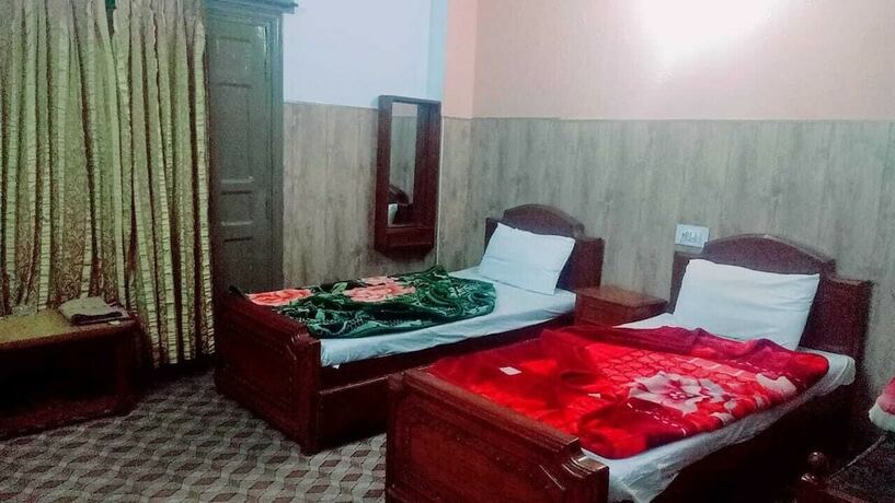Imagen de la habitación del Hotel Cecil, Nārān. Foto 17