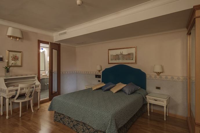 Imagen de la habitación del Hotel Cecil, Via Veneto. Foto 2