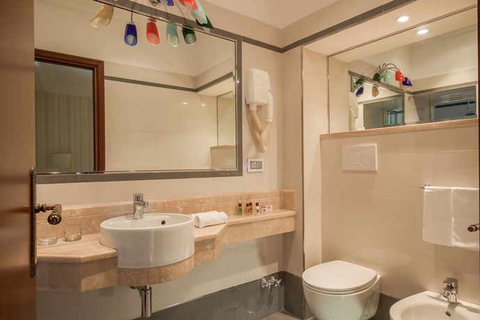 Imagen de la habitación del Hotel Cecil, Via Veneto. Foto 3