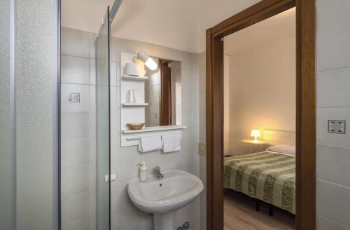 Imagen de la habitación del Hotel Cecile, Pisa. Foto 18
