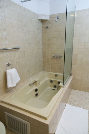 Imagen de la habitación del Hotel Cecilia, Asunción. Foto 5