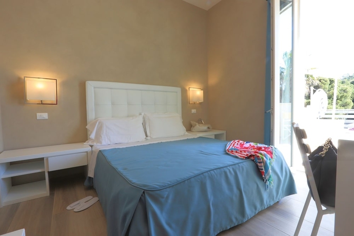 Imagen de la habitación del Hotel Cecina Beach. Foto 5