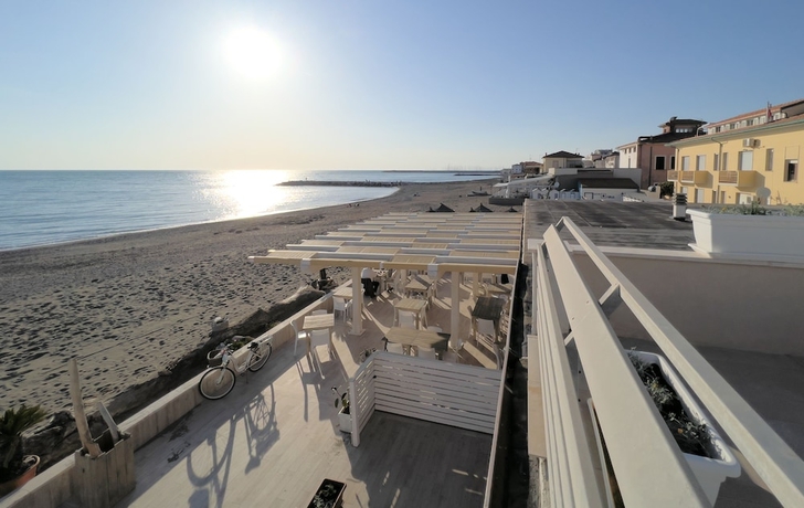 Imagen general del Hotel Cecina Beach. Foto 1
