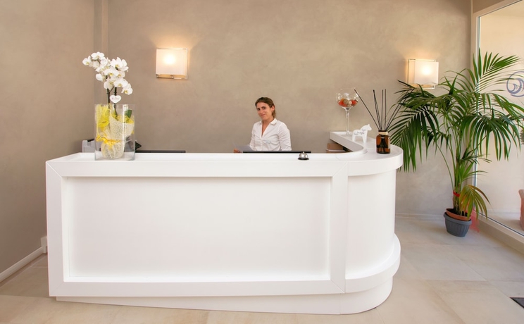 Imagen de los interiores del Hotel Cecina Beach. Foto 15