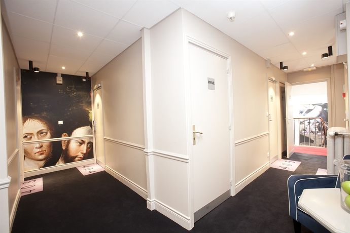 Imagen de los interiores del Hotel Cecyl Reims Centre. Foto 11